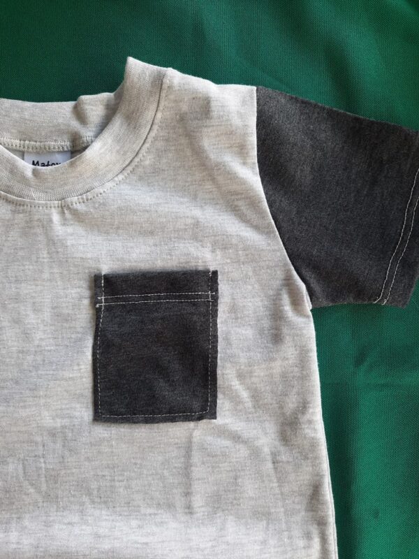 Camisa de bolso cinza grafite