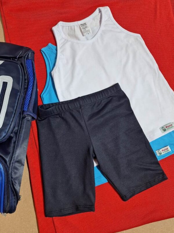 Bermuda ciclista infantil preta com regatas de algodão branca e azul piscina